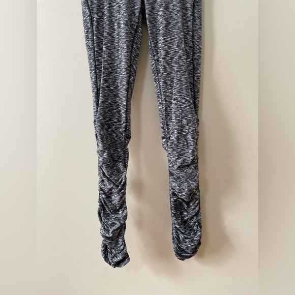LULULEMON Ready To Rulu Tight 28” Spaced Out Space Dye Black White Size 6 - Picture 9 of 15